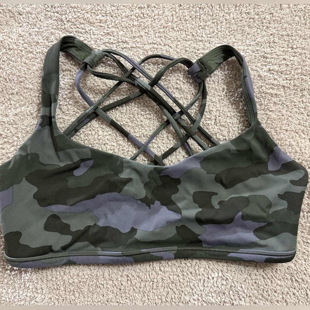 Lululemon sports bra